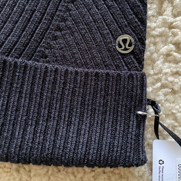 Lululemon Black Twist of Cozy Beanie Winter Hat - Picture 3 of 8
